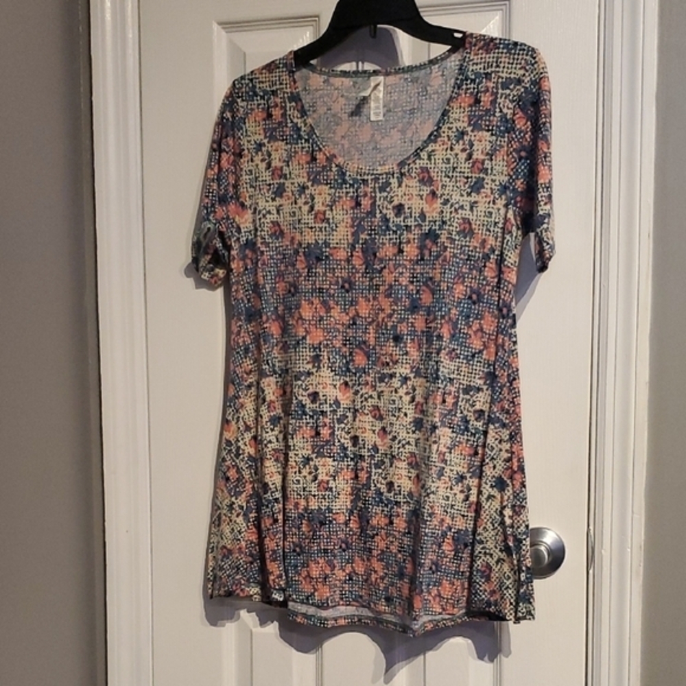 LuLaRoe Floral Patterned Short Sleeve Top